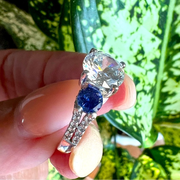 BELLA LUCE — 3.91 CTW Blue & White Diamond Simulants Ring-No Tags - Size 5 - Picture 4 of 7